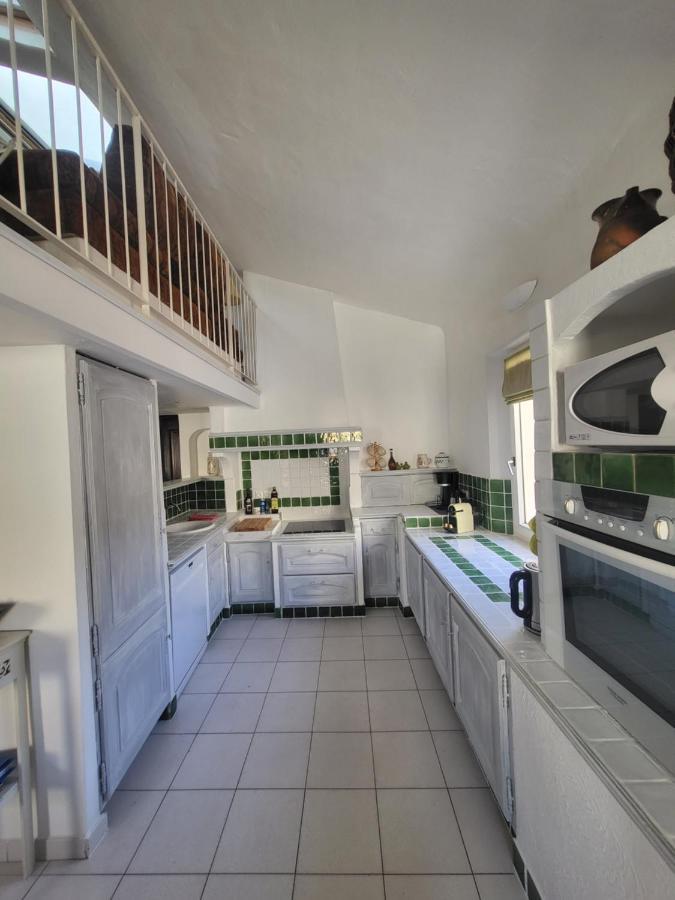 Appartement Au Coeur De La Sorgue L'Isle-sur-la-Sorgue Bagian luar foto